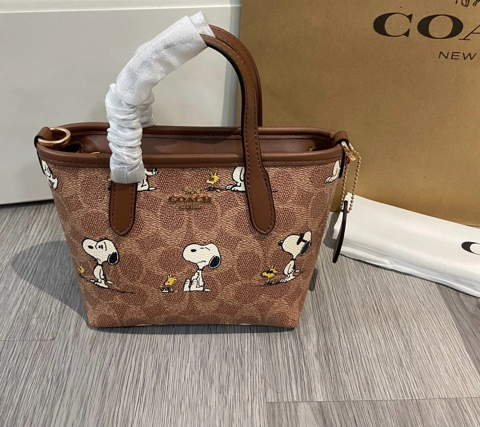 Coach X Peanuts Mini Tote Bag In Signature Canvas With Snoopy Print CBS83 New
