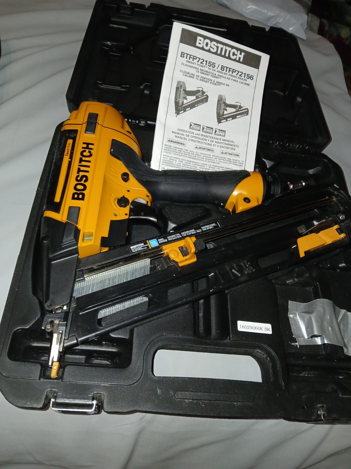 Bostitch BTFP72156 15 Gauge Angle Finish Nailer Kit