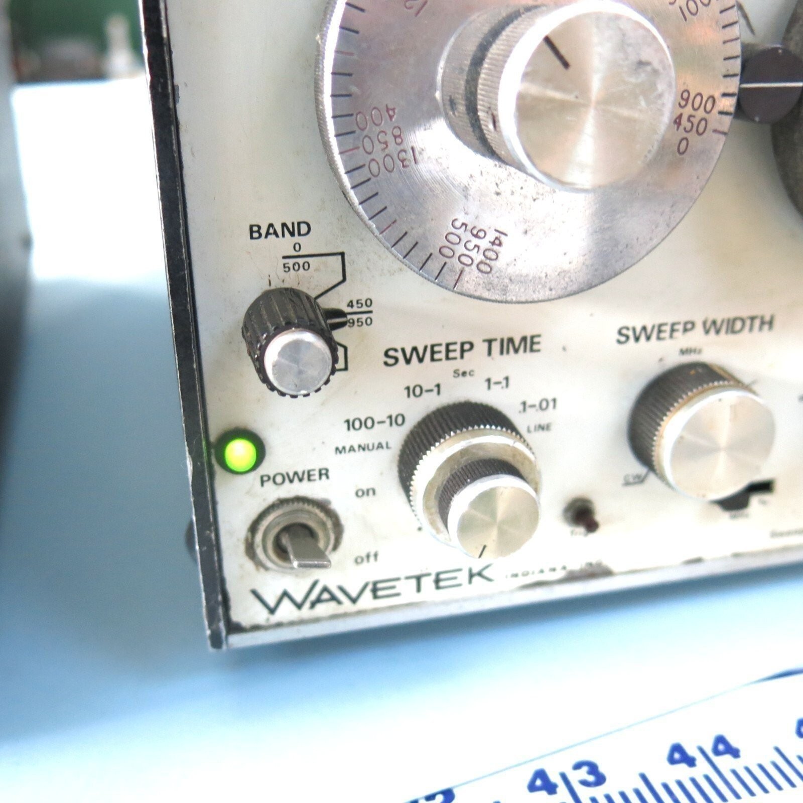 WAVETEK VINTAGE MODEL 2000 SWEEP SIGNAL GENERATOR MADE IN USA Powers On
