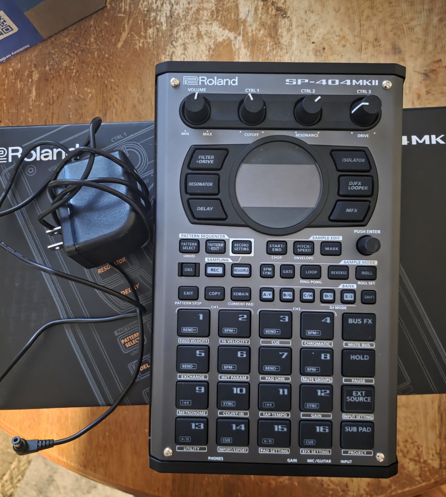 Roland SP-404MK2 Creative SP Sampler and Effector