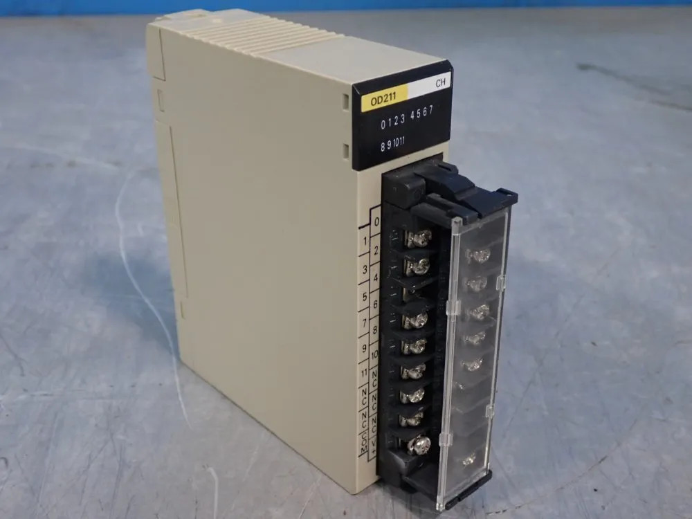OMRON C200H-OD211 OUTPUT UNIT   12250980453