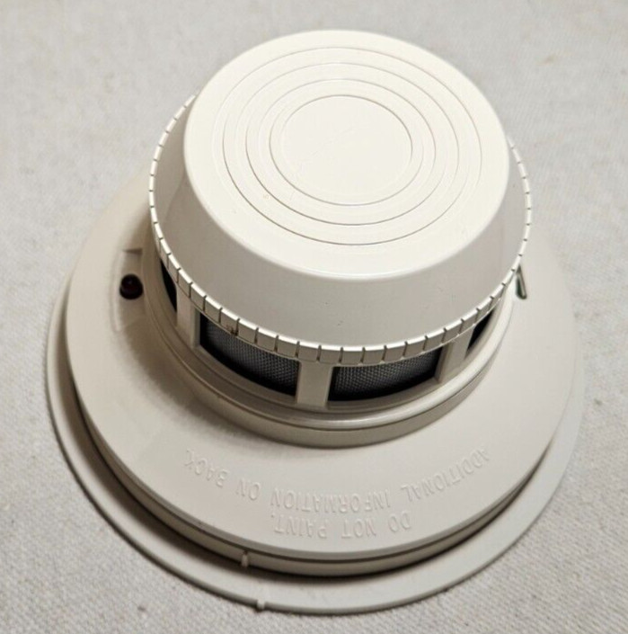 System Sensor 2400 Smoke Detector White