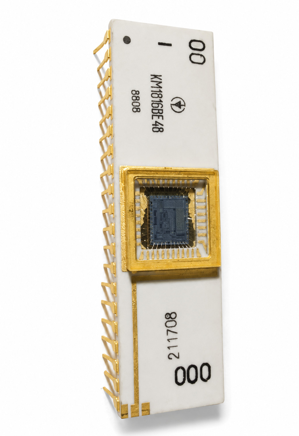 KM1816VE48 Soviet 8-bit Microcontroller Ceramic Gold IC UV EPROM USSR NOS