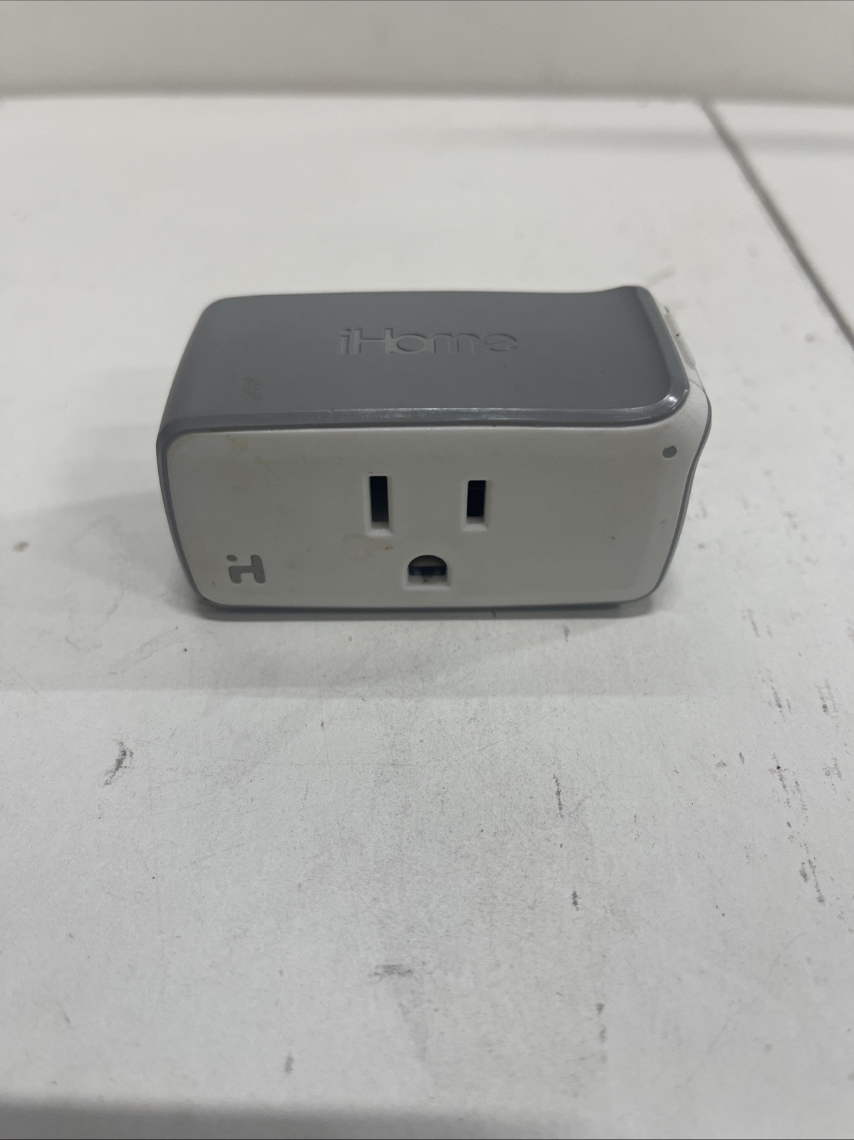 iHome Wi-Fi Control Smart Plug Apple Outlet iPhone Control