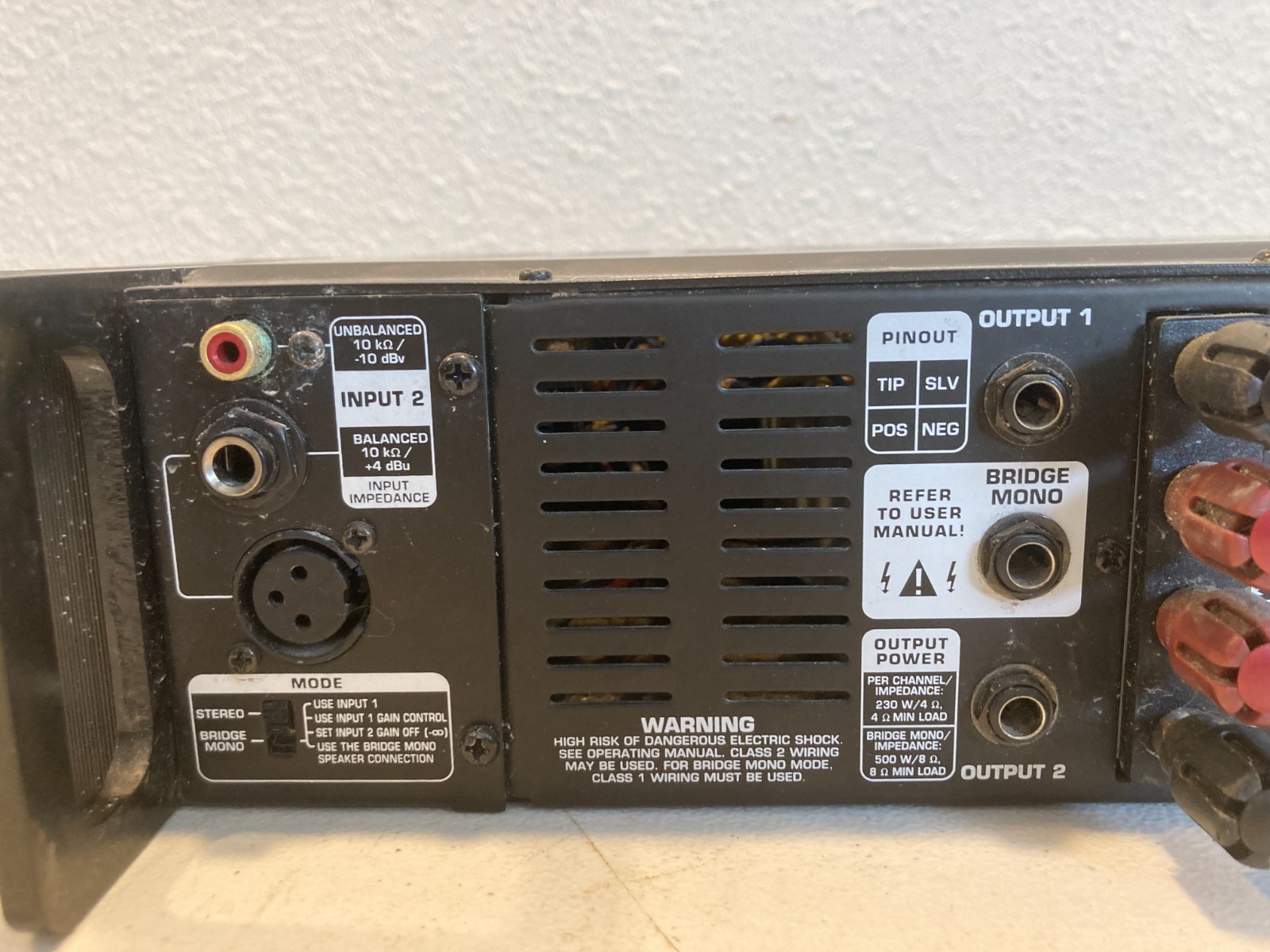BEHRINGER A500 Professional Power Amplifier