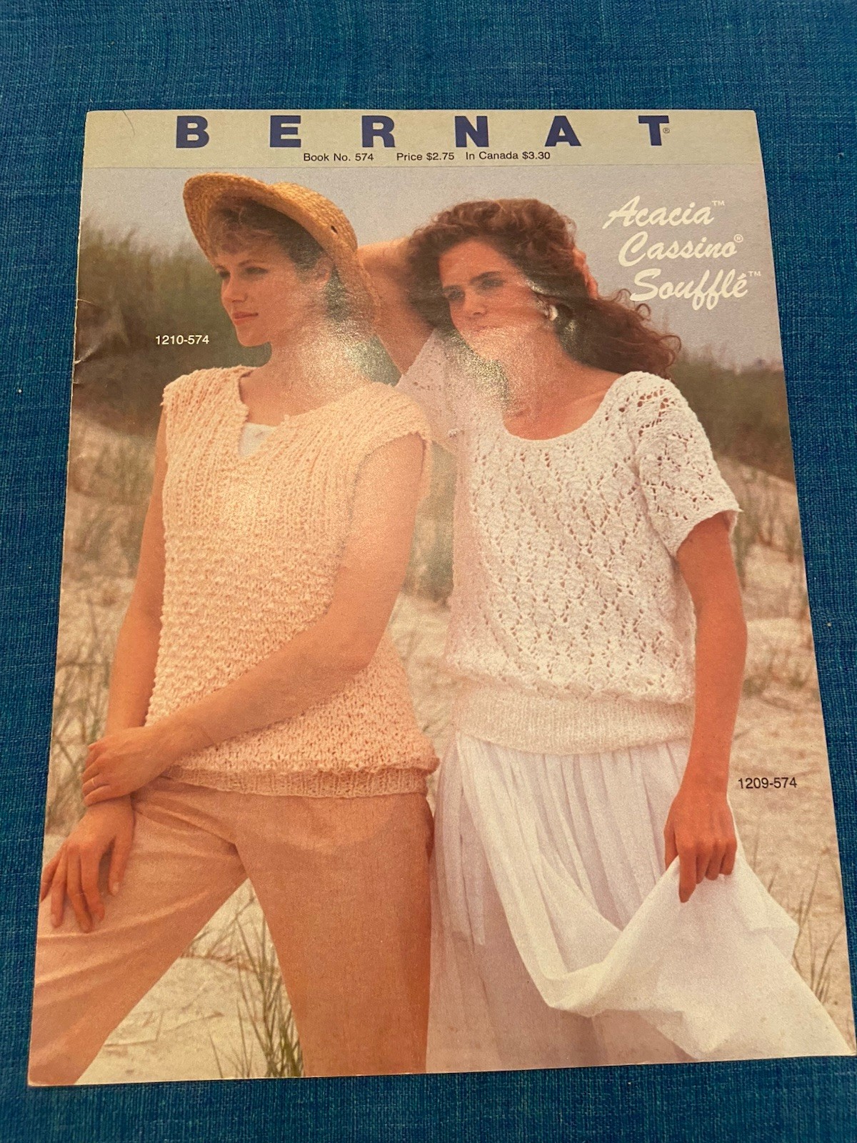 1985 BERNAT Summer Sweaters #574 Acacia Cassino Souffle Yarns