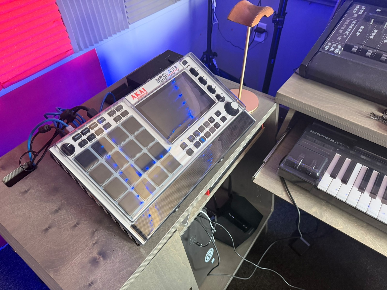 AKai MPC LIVE ll WITH RETRO EDITON (SKIN) WITH DECKSAVER COVER