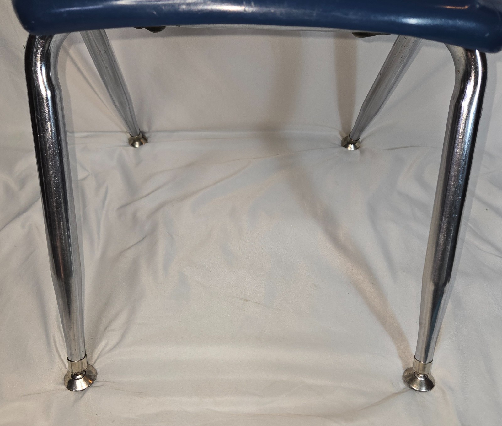 Virco 8 Blue Student Plastic Chair 9000-14 Kindergarden-2nd Grade 22" H x 17" W