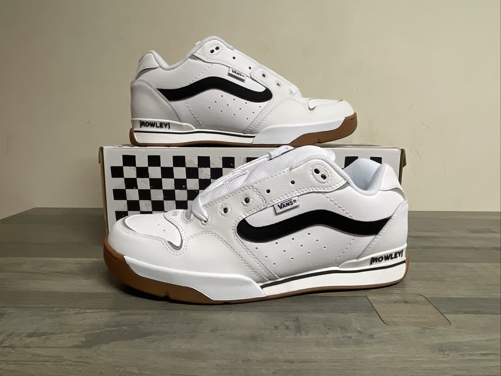 Vans Rowley XLT Skate Shoes White/Black Sneakers Men's Size 11 NEW