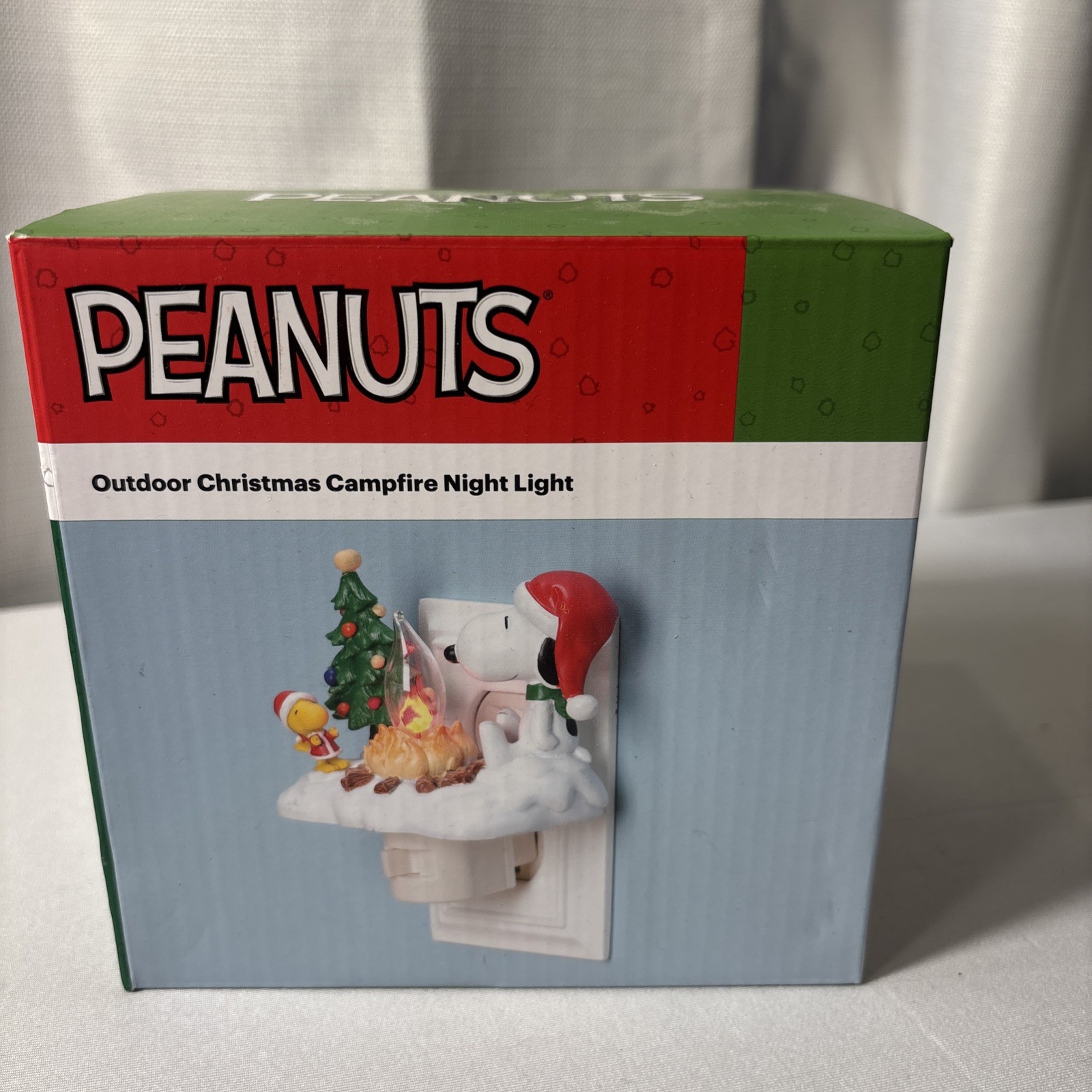 New Peanuts Snoopy & Woodstock Christmas Tree Flickering Campfire Night Light