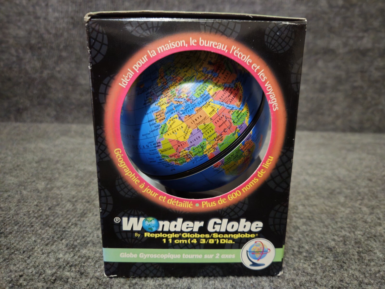 WONDER GLOBE Gyroscopic Globe Rotes on 2 Axes