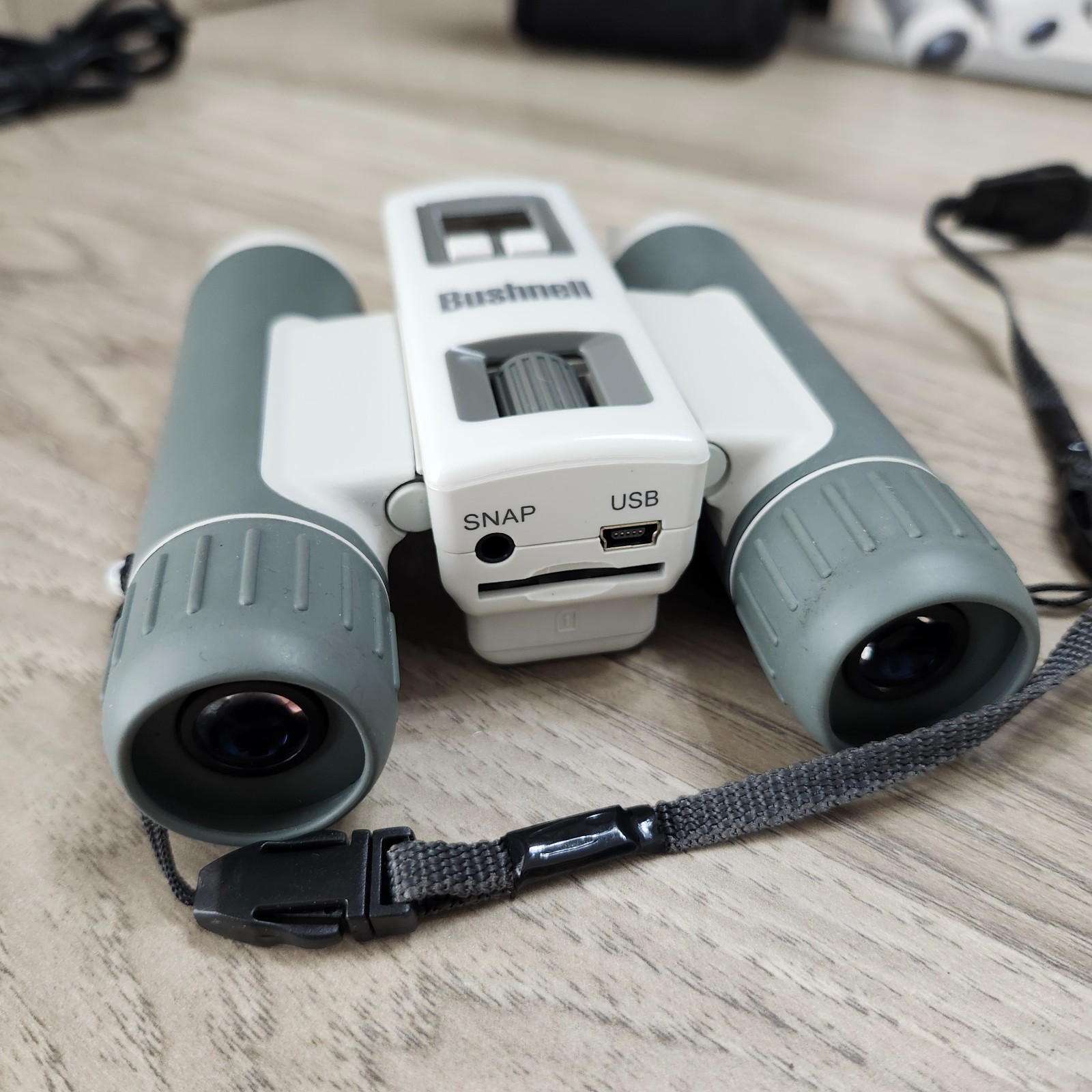 Bushnell ImageView 10x25 Binocular & Digital Camera11-1026 W/Box