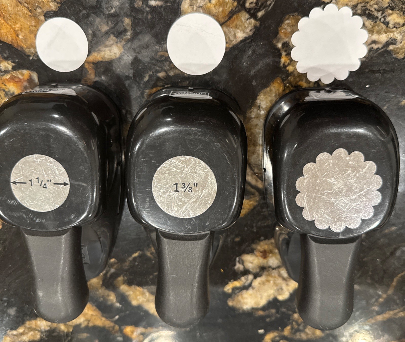 Lot Stampin' Up  Circle Punches 1 1/4", 1 3/8" and Scalloped Whale Tail Style