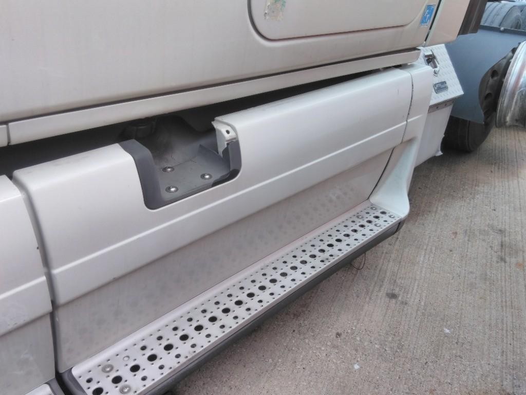 For 2012 FREIGHTLINER CASCADIA 125 SIDE FAIRING Left ,  OH