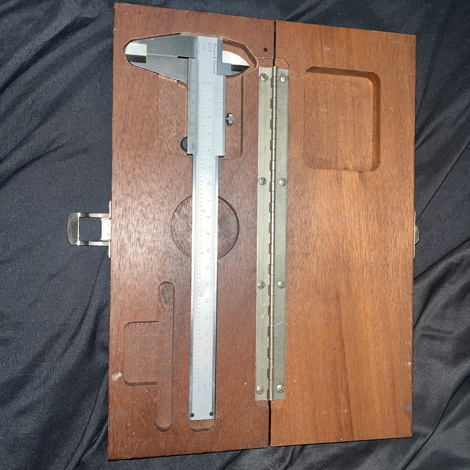 brown and sharpe vernier caliper 577 W/case 7”