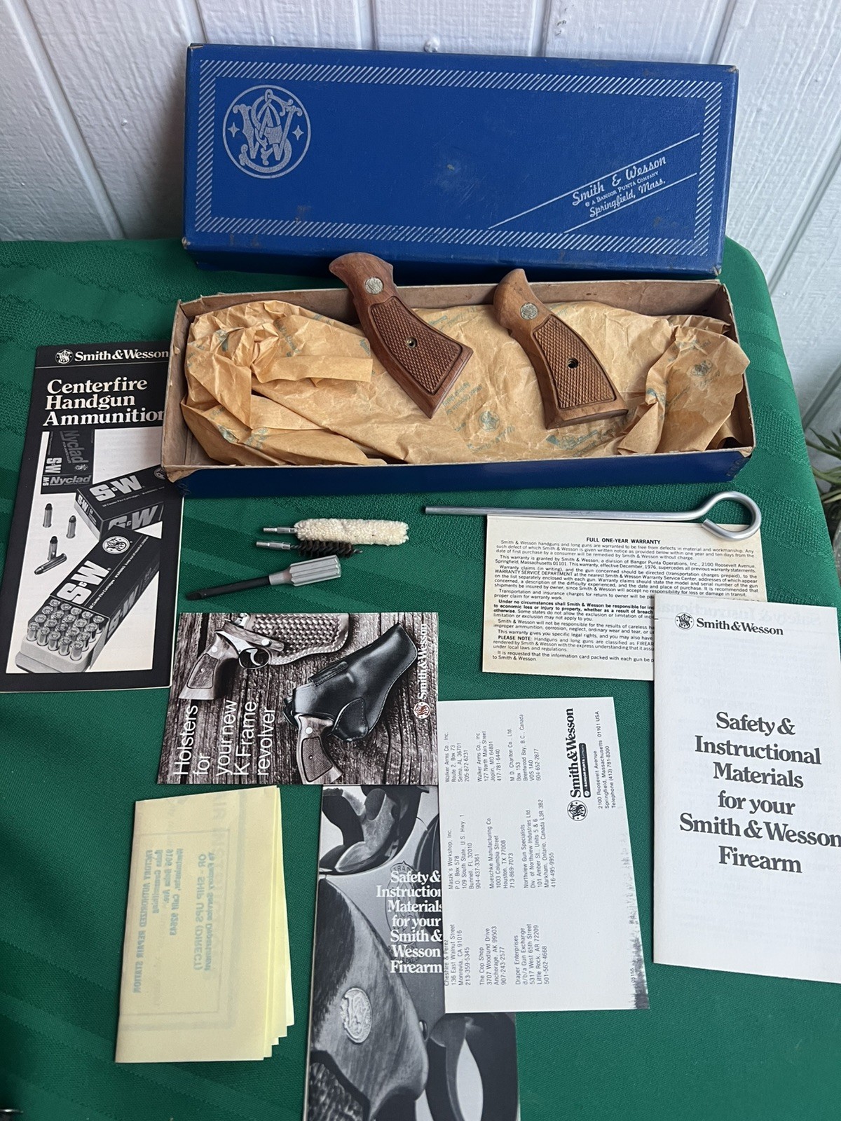SMITH & WESSON MODEL 14-4 ORIGINAL VINTAGE box, New Grips  & Paperwork