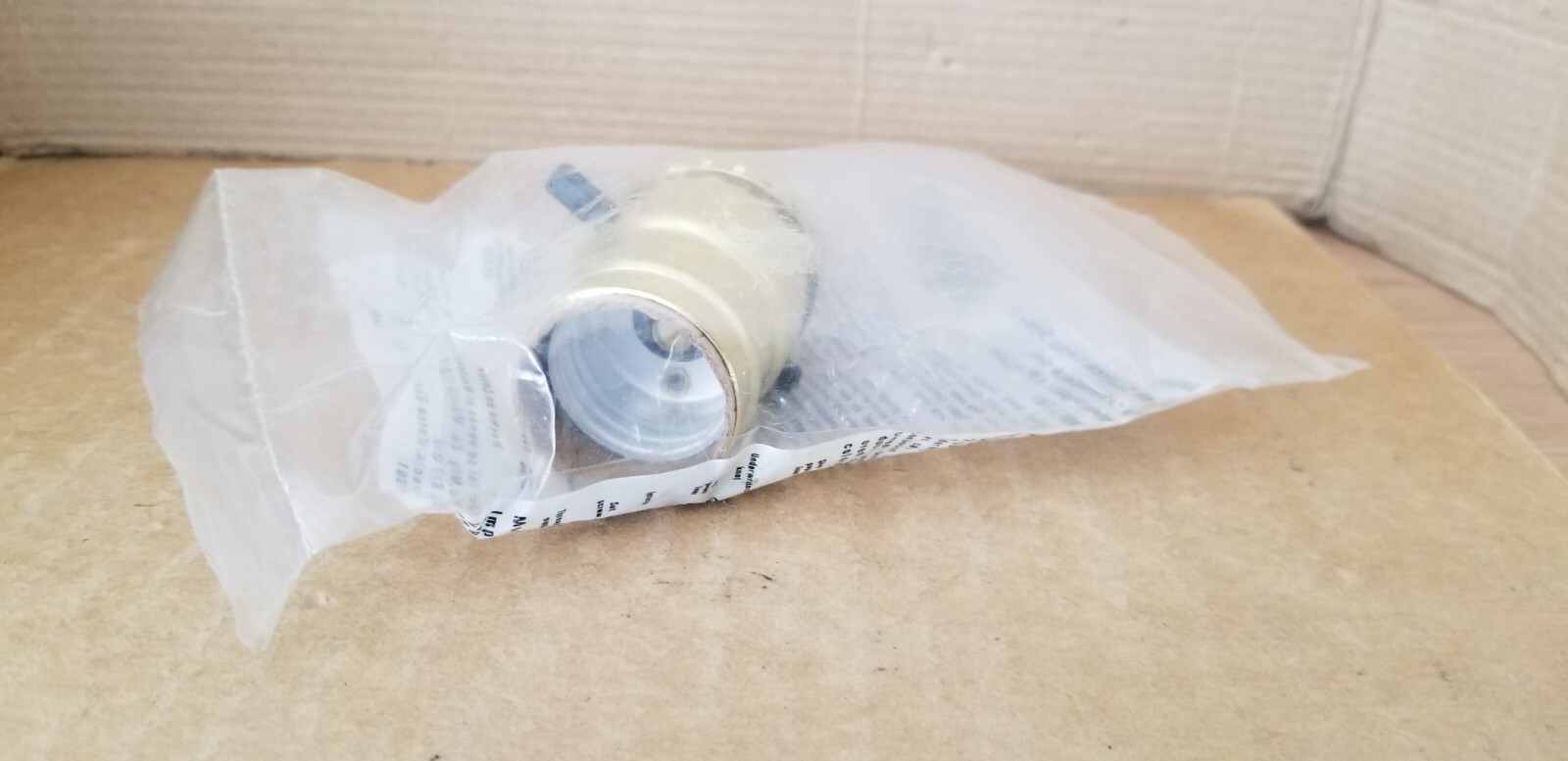 Eagle 940ABD Brass Push Switch Lamp Socket, NOS