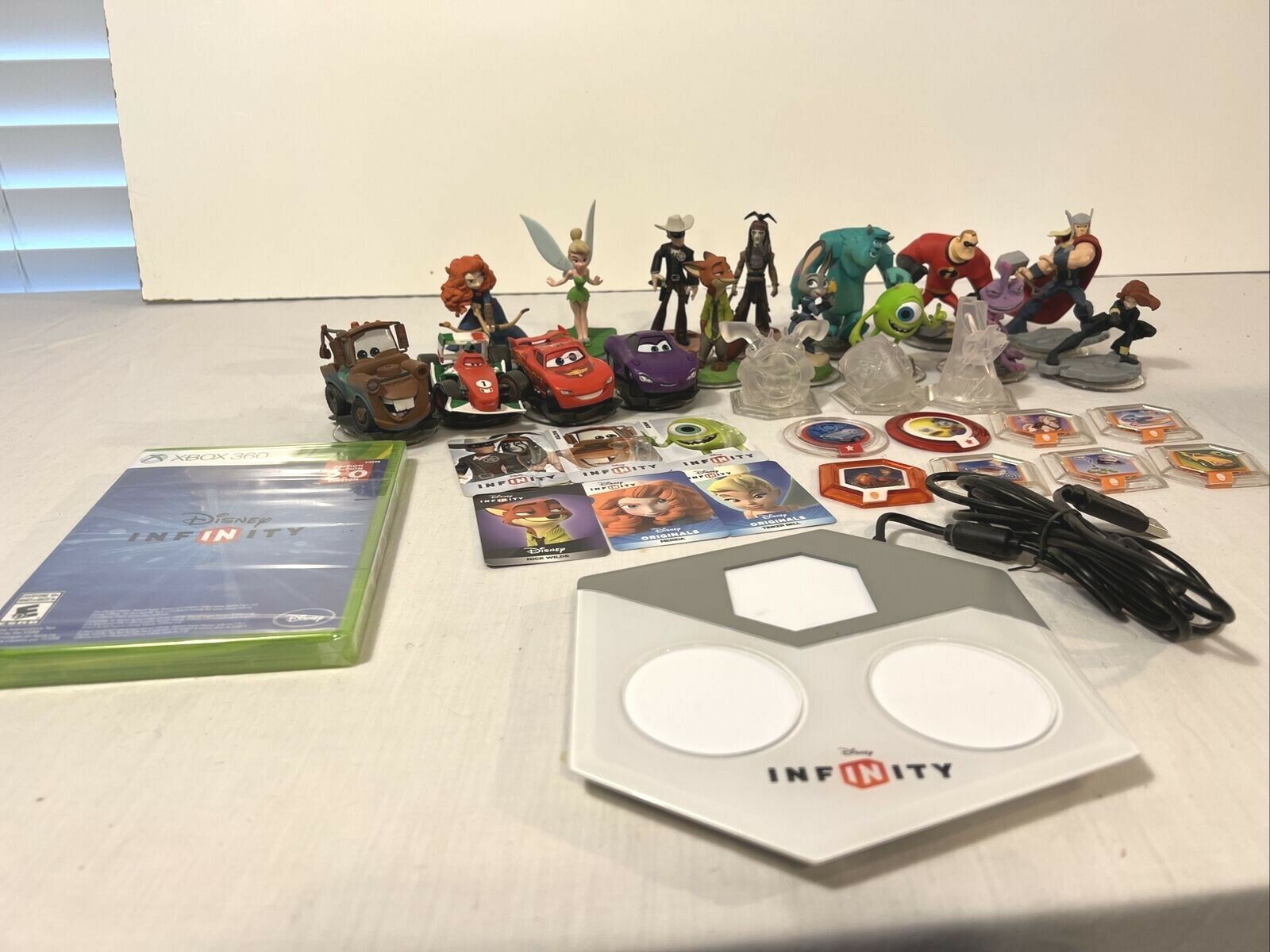 Lot of 16 Assorted Disney Infinity Figures and 3 Crystals, & Game