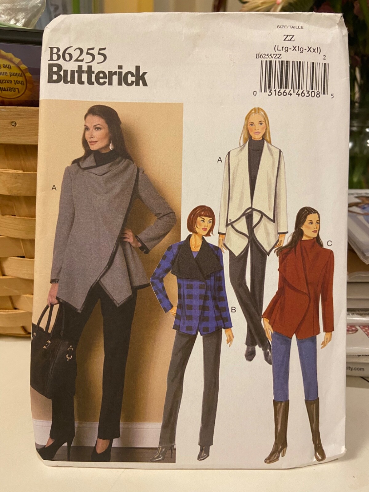 Butterick B6255 Oversized Collar Coats w Shaped Front Hemline Sz 16-26 UNCUT