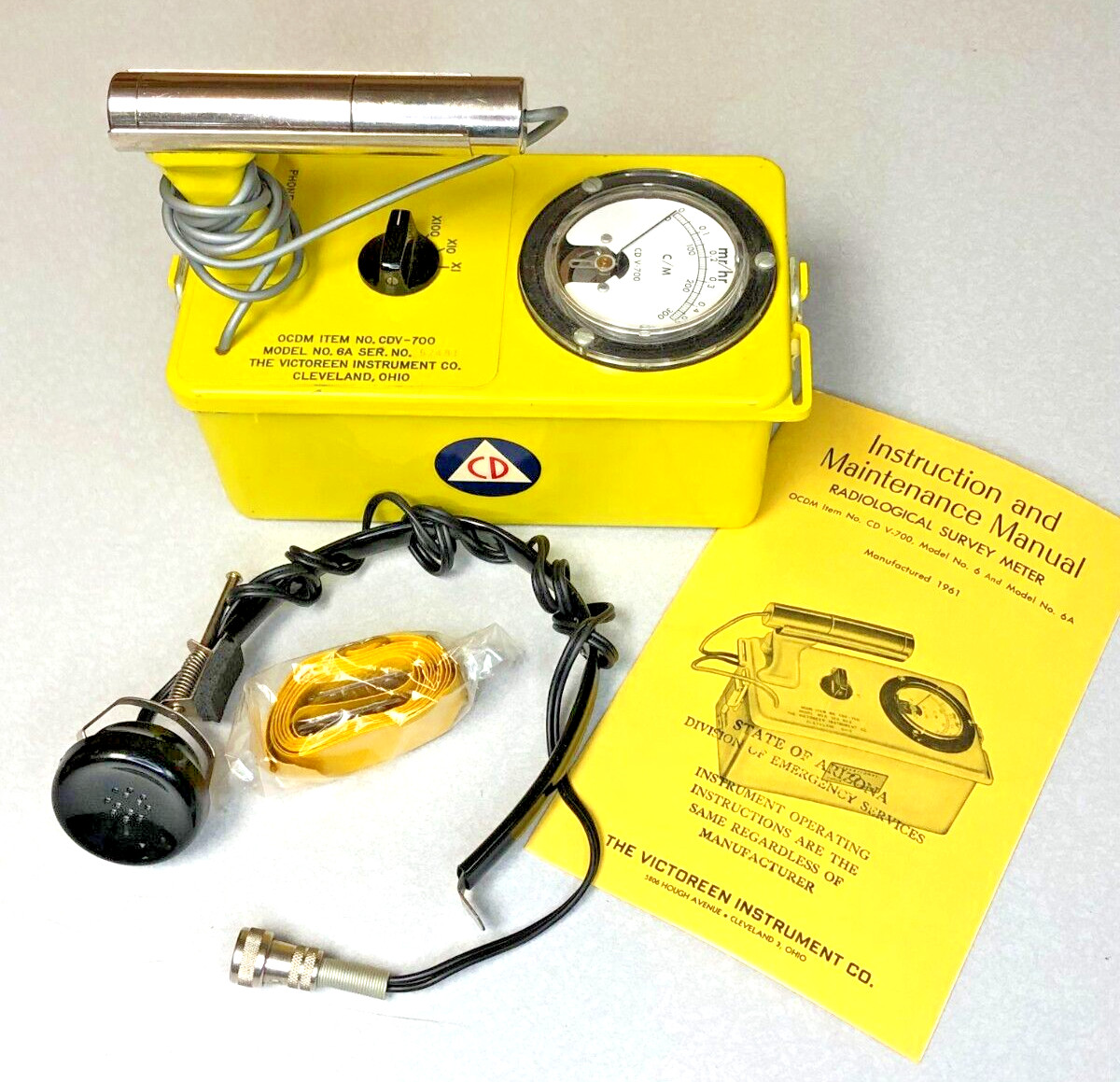 CERTIFIED CALIBRATED VICTOREEN CD V 700 GEIGER COUNTER