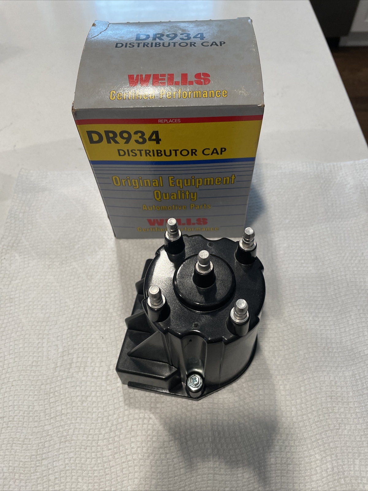 New Wells 4 Cylinder Distributor Cap 1985-86 Chevrolet GM 1987948 10495822