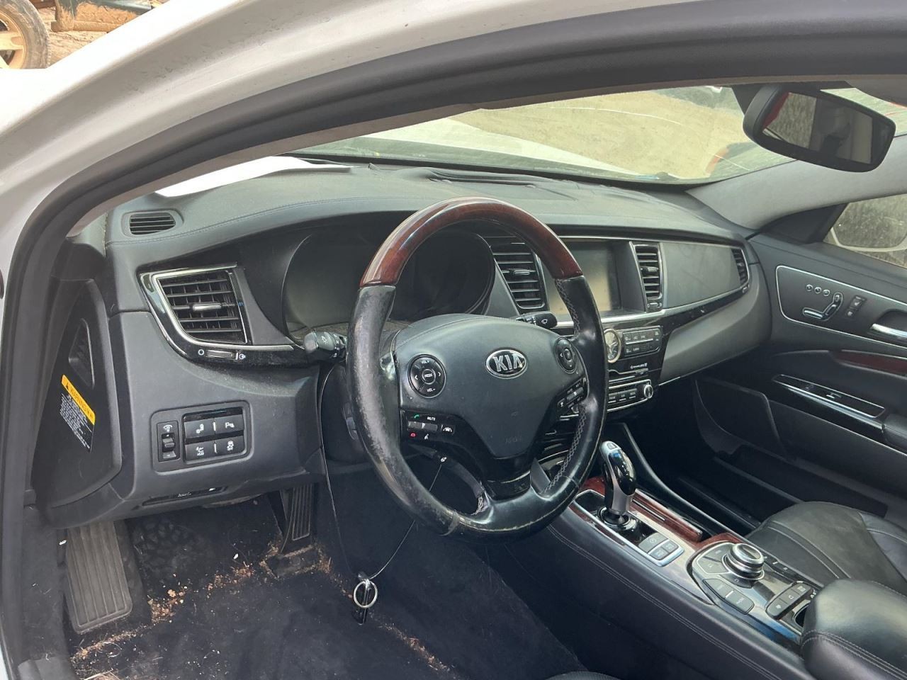 K900 2015 Glove Box 5028341