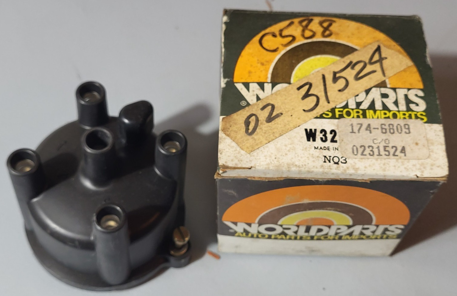 World Parts 174-6809 Distributor Cap BWD C588 Beck/Arnley 1746809 + extra ITM