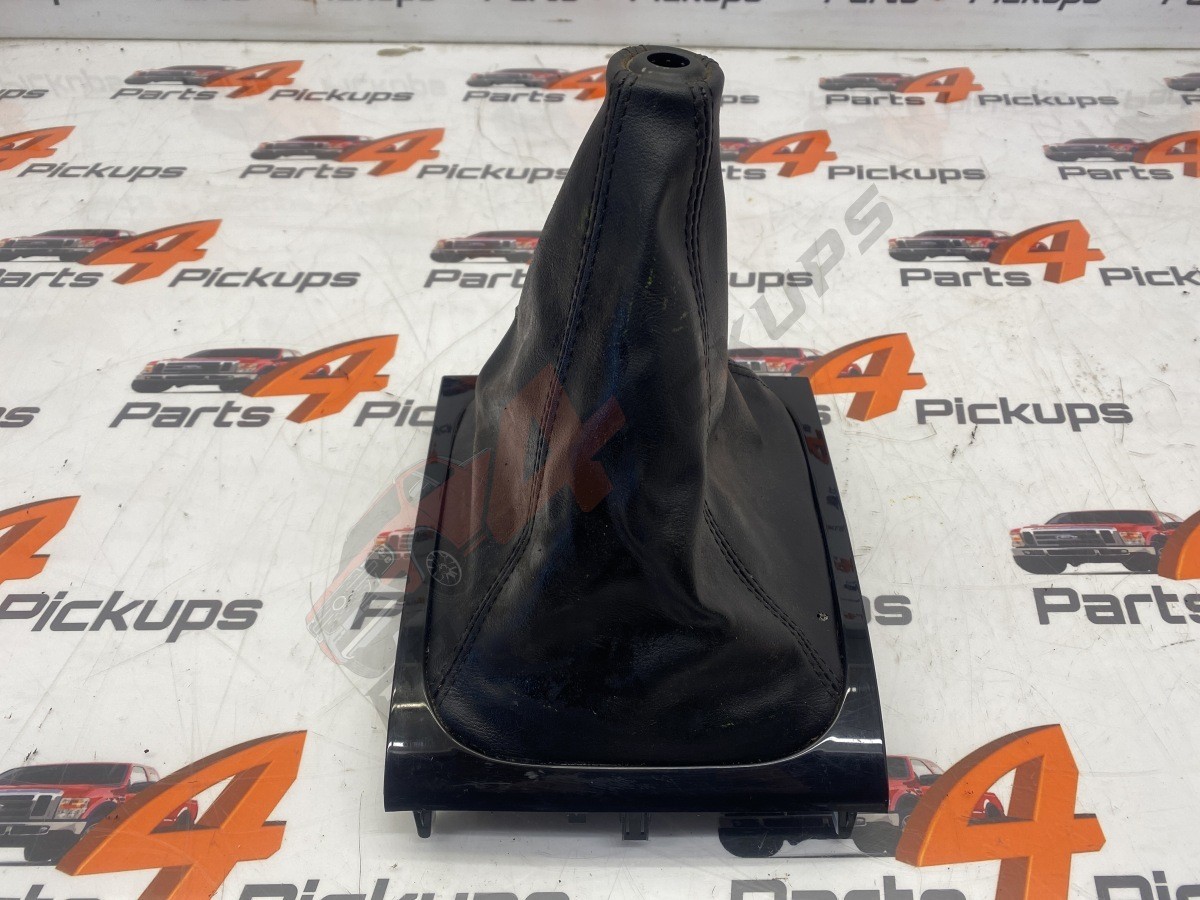 Mitsubishi L200 Gearstick gaiter/ surround 2015-2019