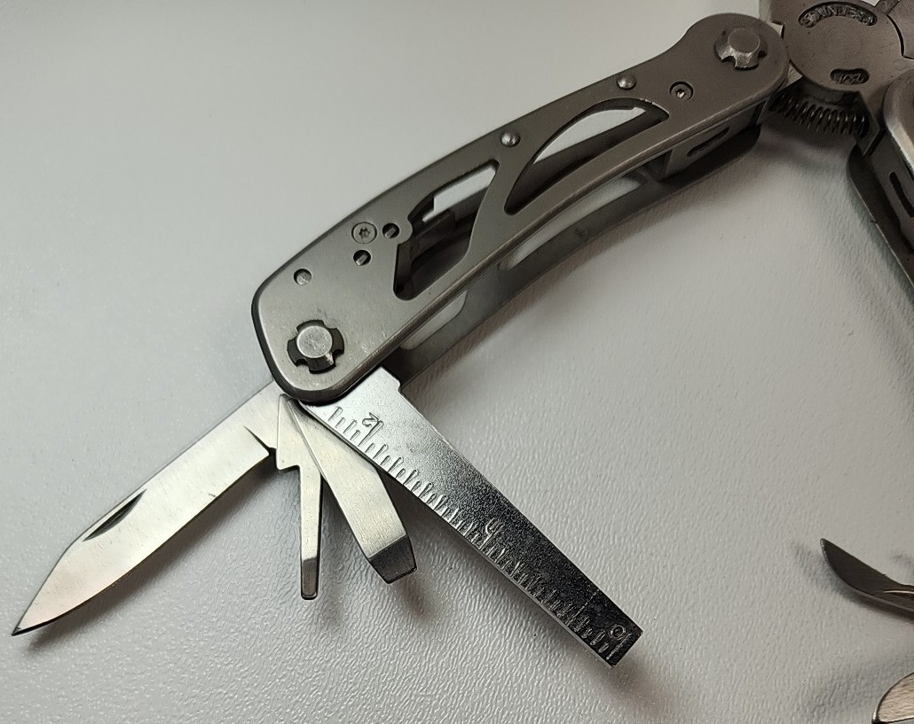 Duluth Trading Co. Multi-Tool Stainless 2CR Used Condition w/Protective Sheath