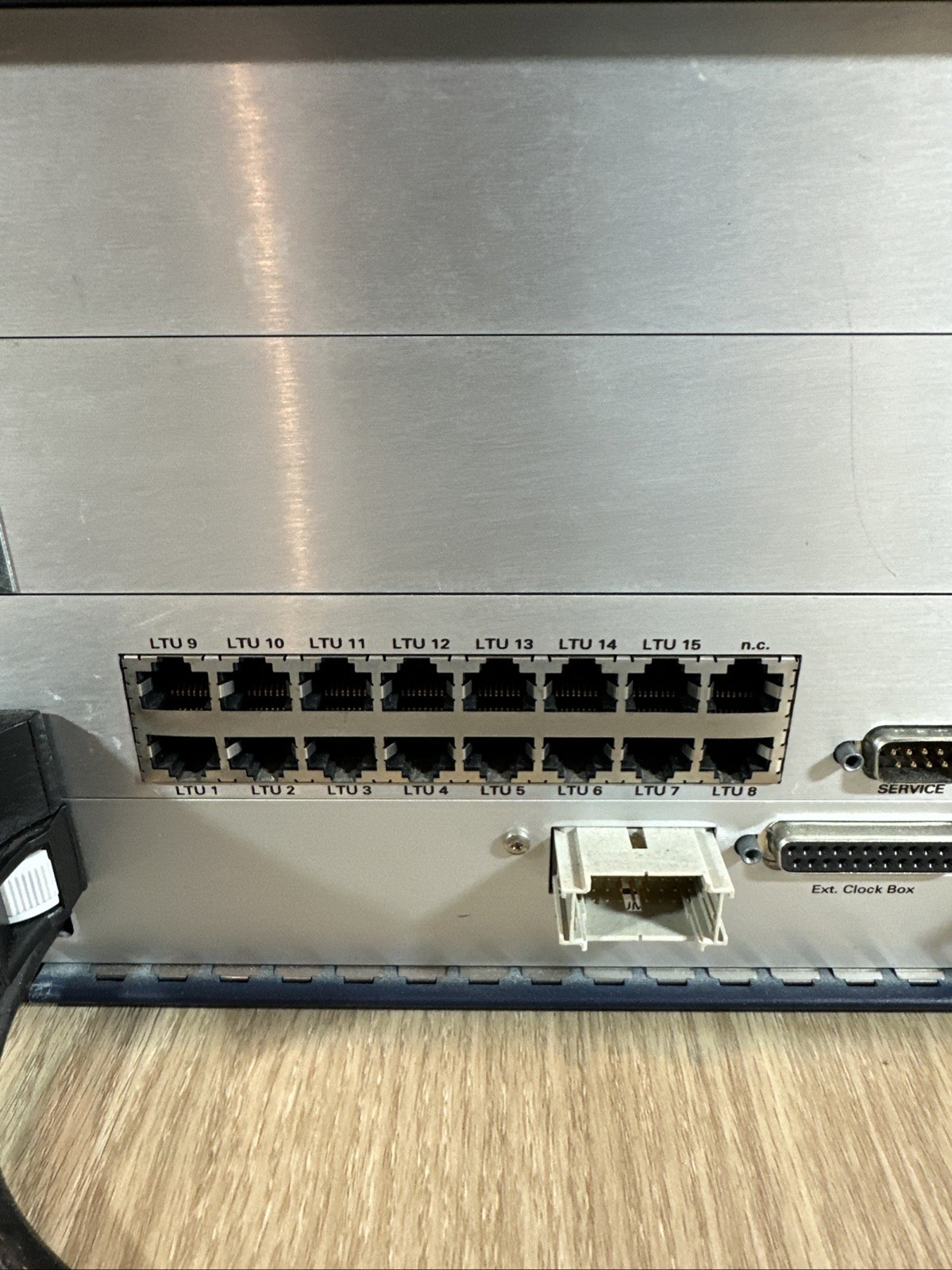 Siemens HIPATH 4000 Communication Server w/ HDTR2 & 080 Boards - Untested