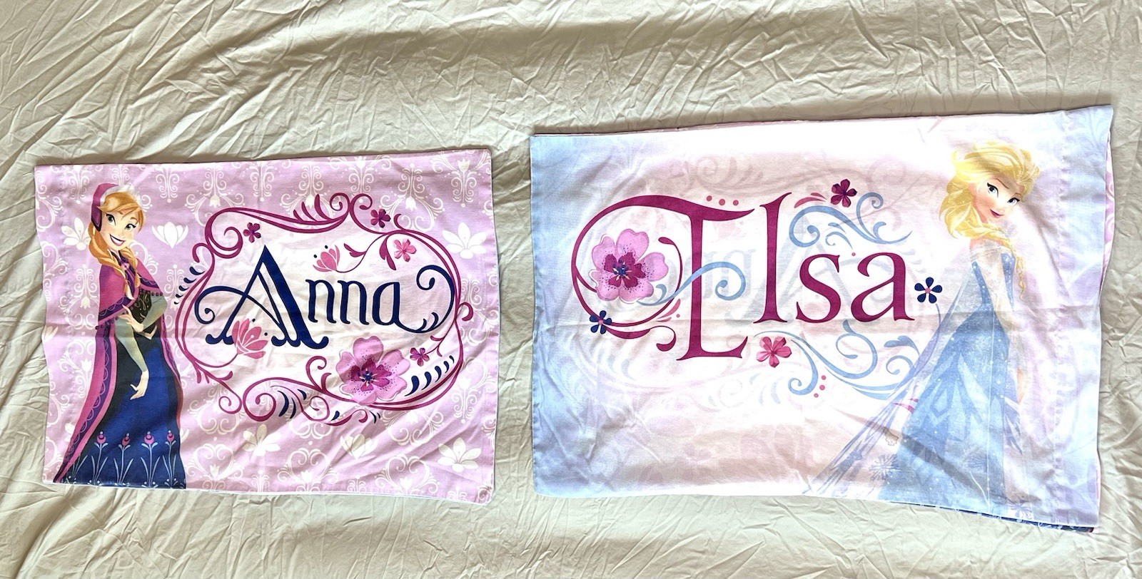 Set Of 2 Disney Frozen Elsa and Anna 2014 Standard Pillowcases Reversible