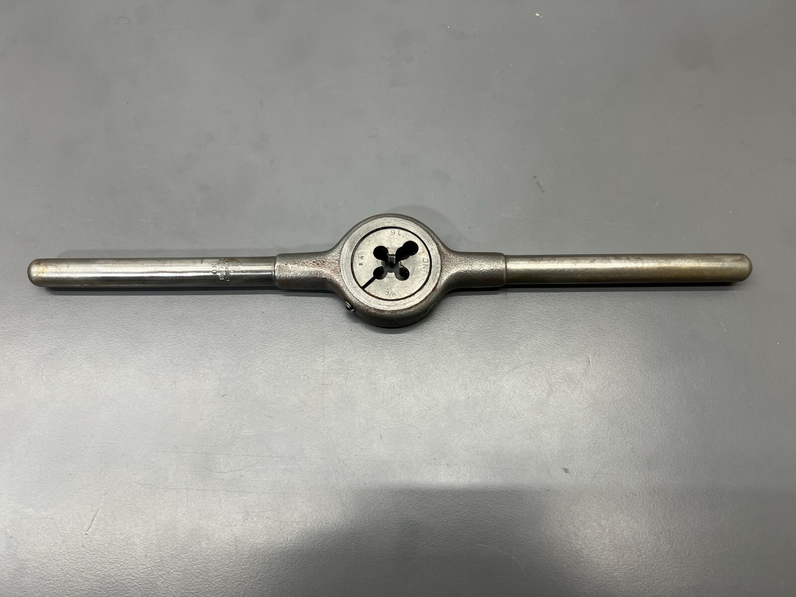 (R) VINTAGE GTD O.K. No. 753 ROUND DIE TAP WRENCH HANDLE W 3/8-16 DIE - VGC USA