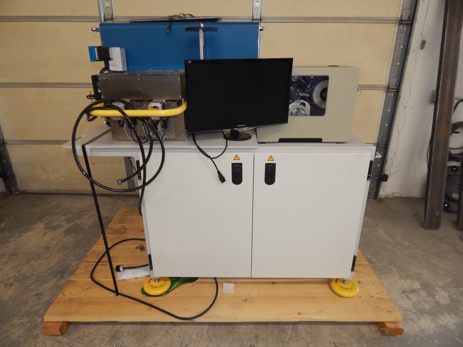 EXATRON MODEL 902 PIC AND PLACE / LASER ENGRAVER (#3717)