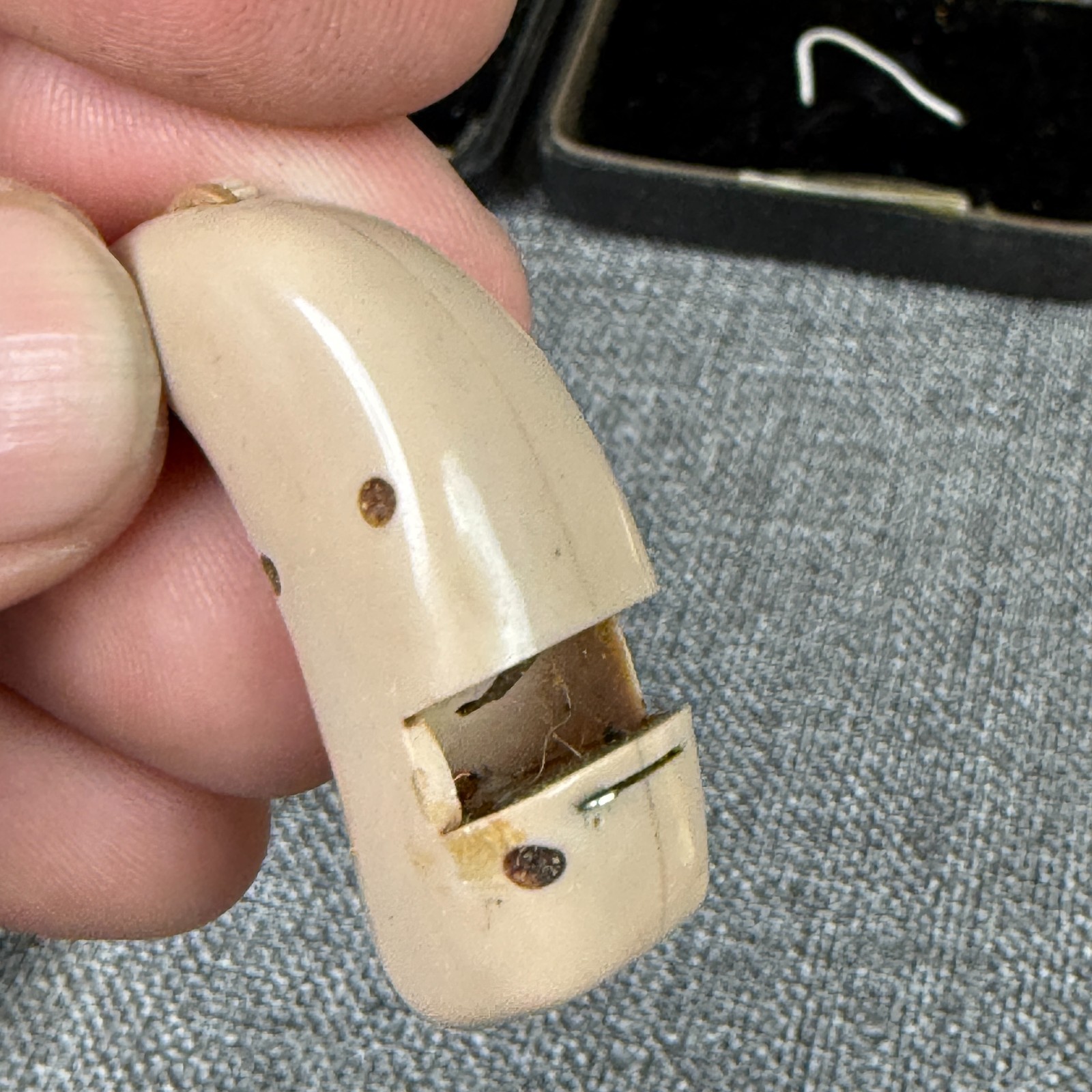 Vintage hearing aid 1970's - untested
