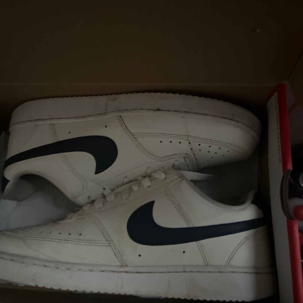 Nike Men's White/Midnight Navy Low Top Lace-Up Athletic Sneaker - Excellent
