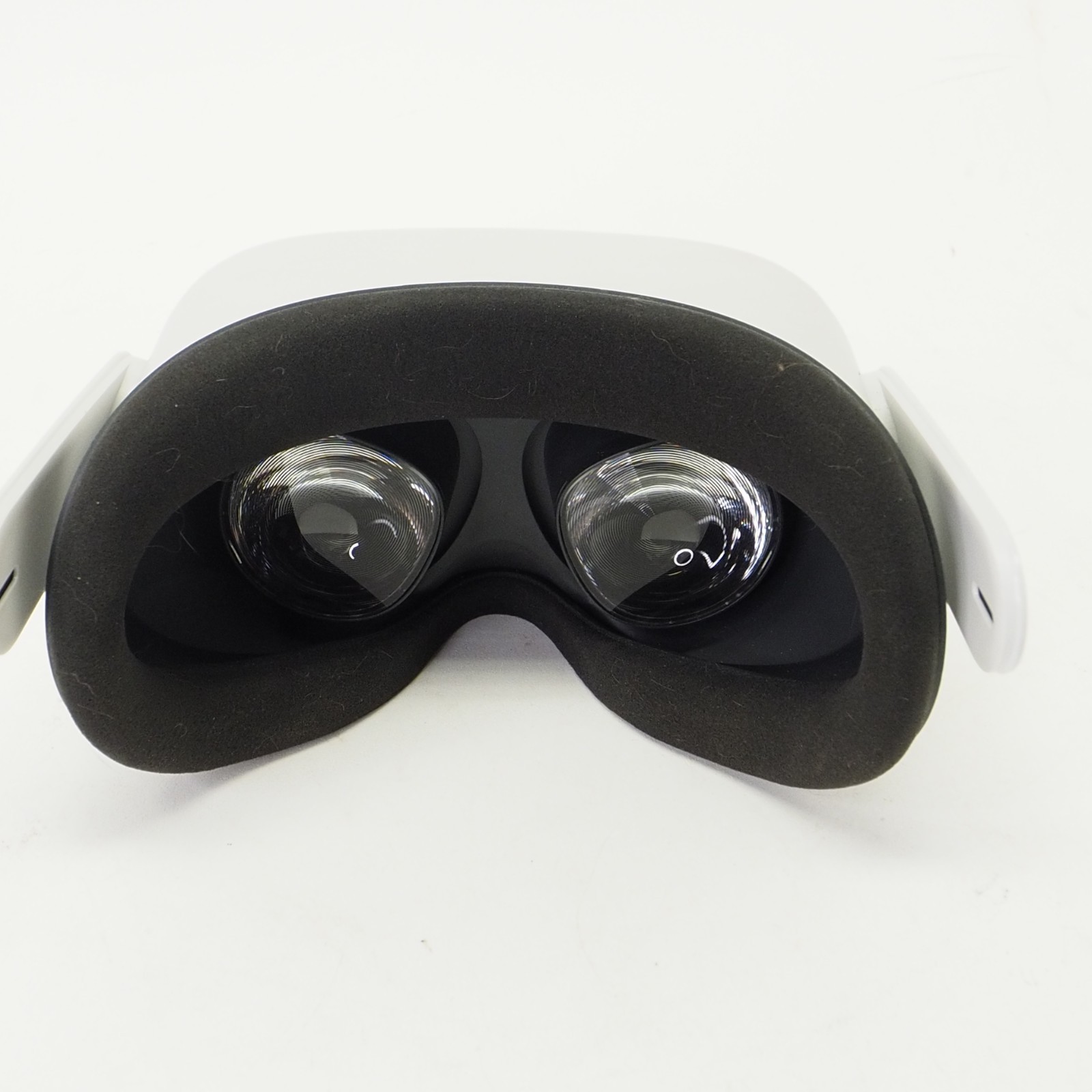 Meta Oculus Quest 2 128GB VR Headset only, no controllers, Tested and working.