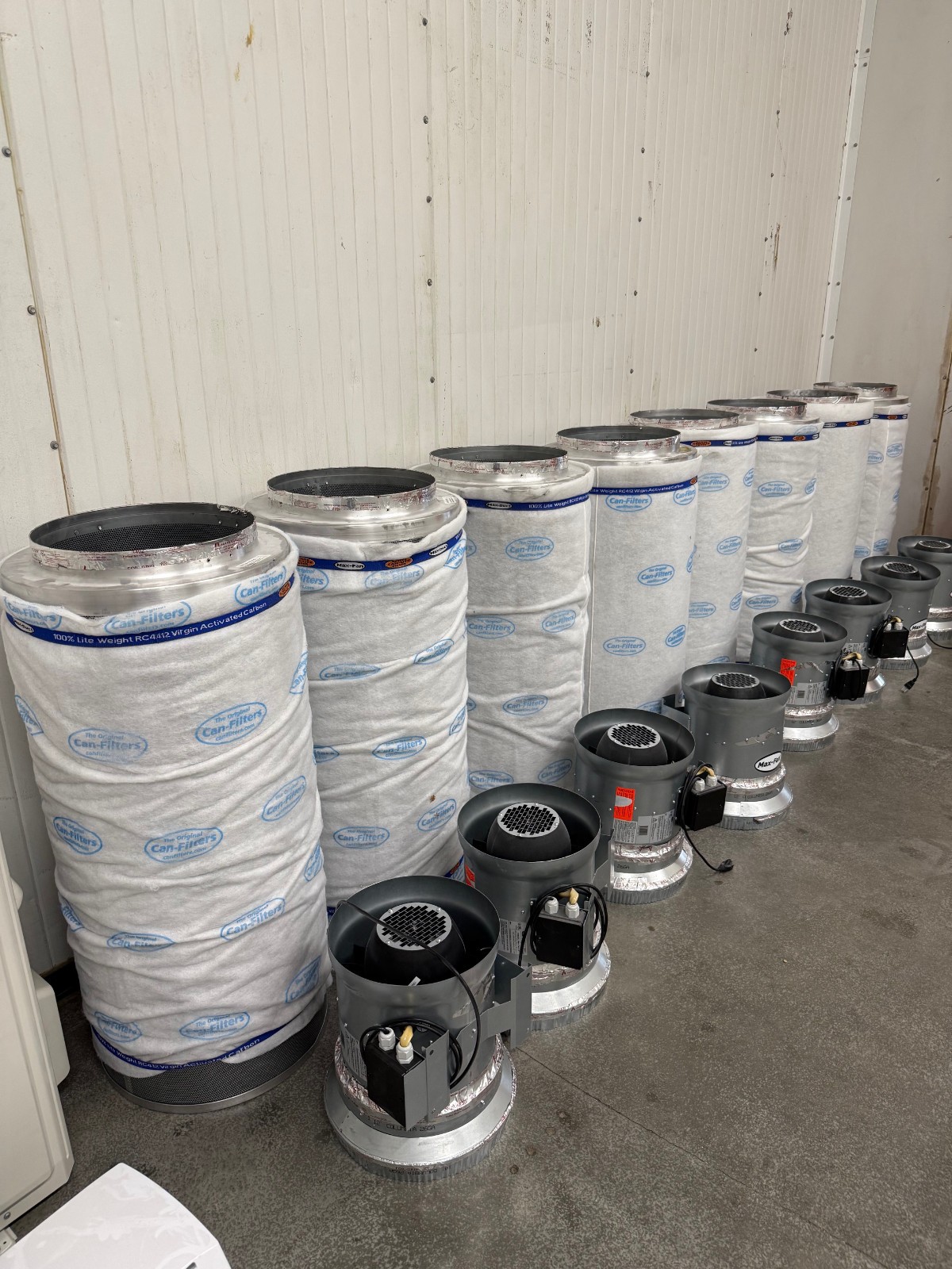 12" CAN-LITE Carbon filter and in-line motor.   1800 CFM.  Never used!