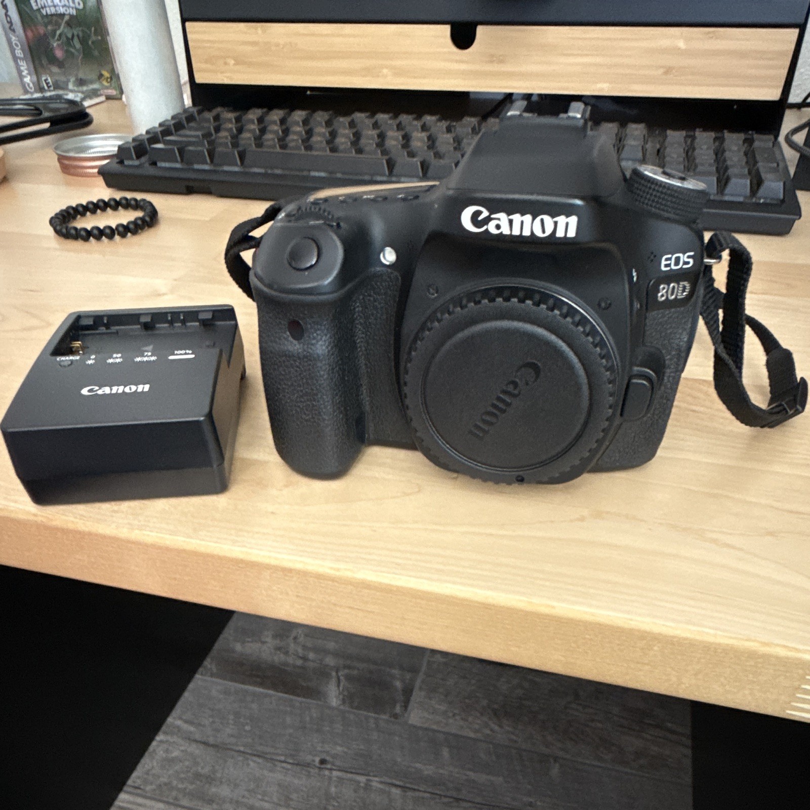Canon EOS 80D 24.2MP DSLR Body Only Black w/ Charger, includes battery and strap