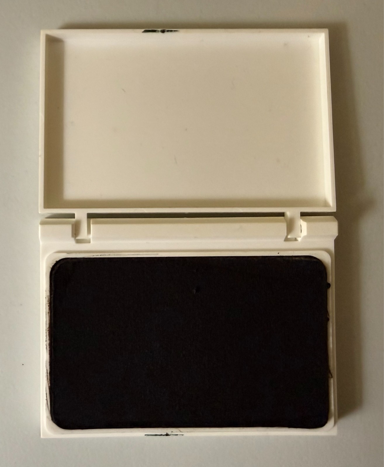 VINTAGE COLLACTIBLE PLASTIC INK PADS 2 AVAILABLE