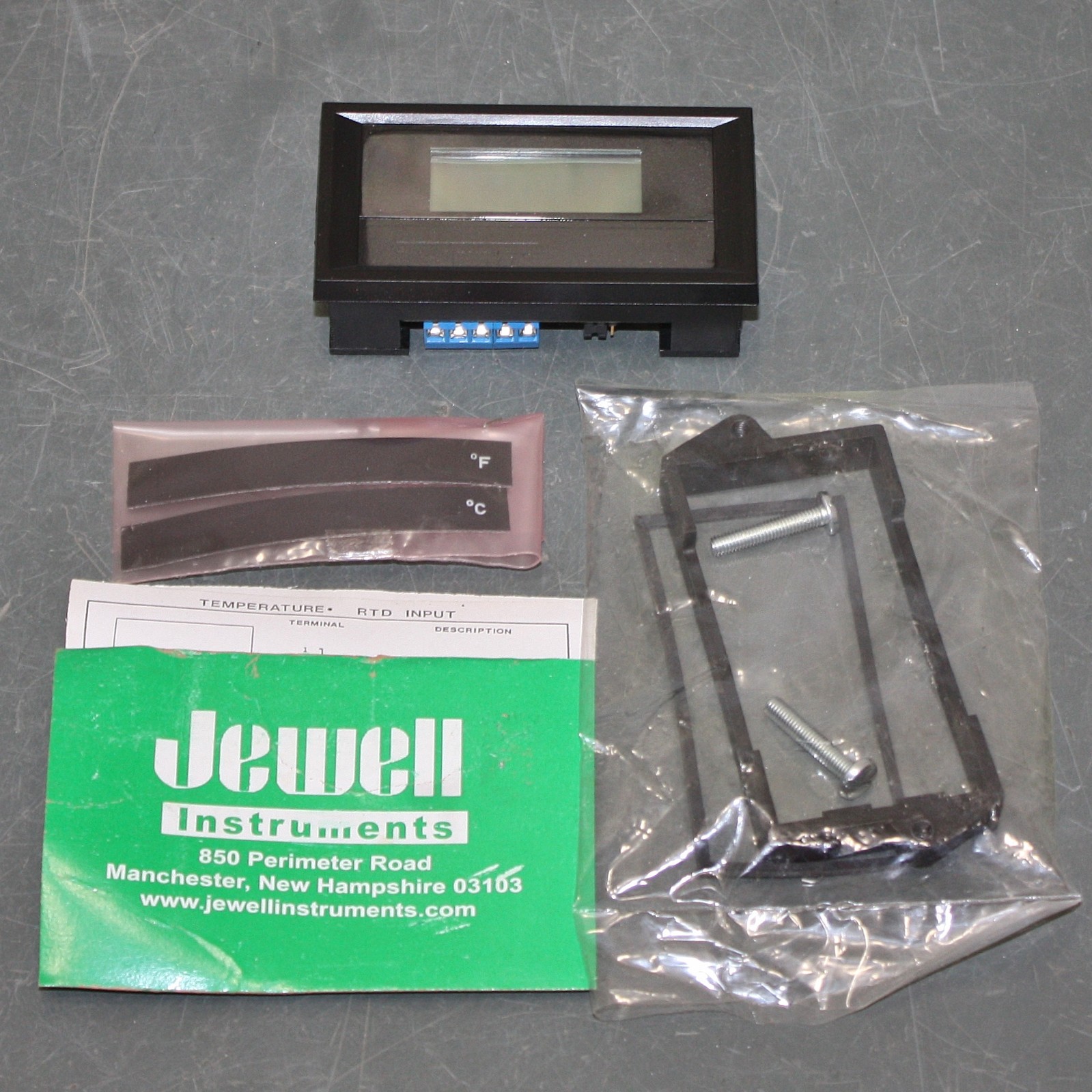 Jewell Digital Thermometer Display MO2013-3970-00, -200 to 600° F, Panel Meter