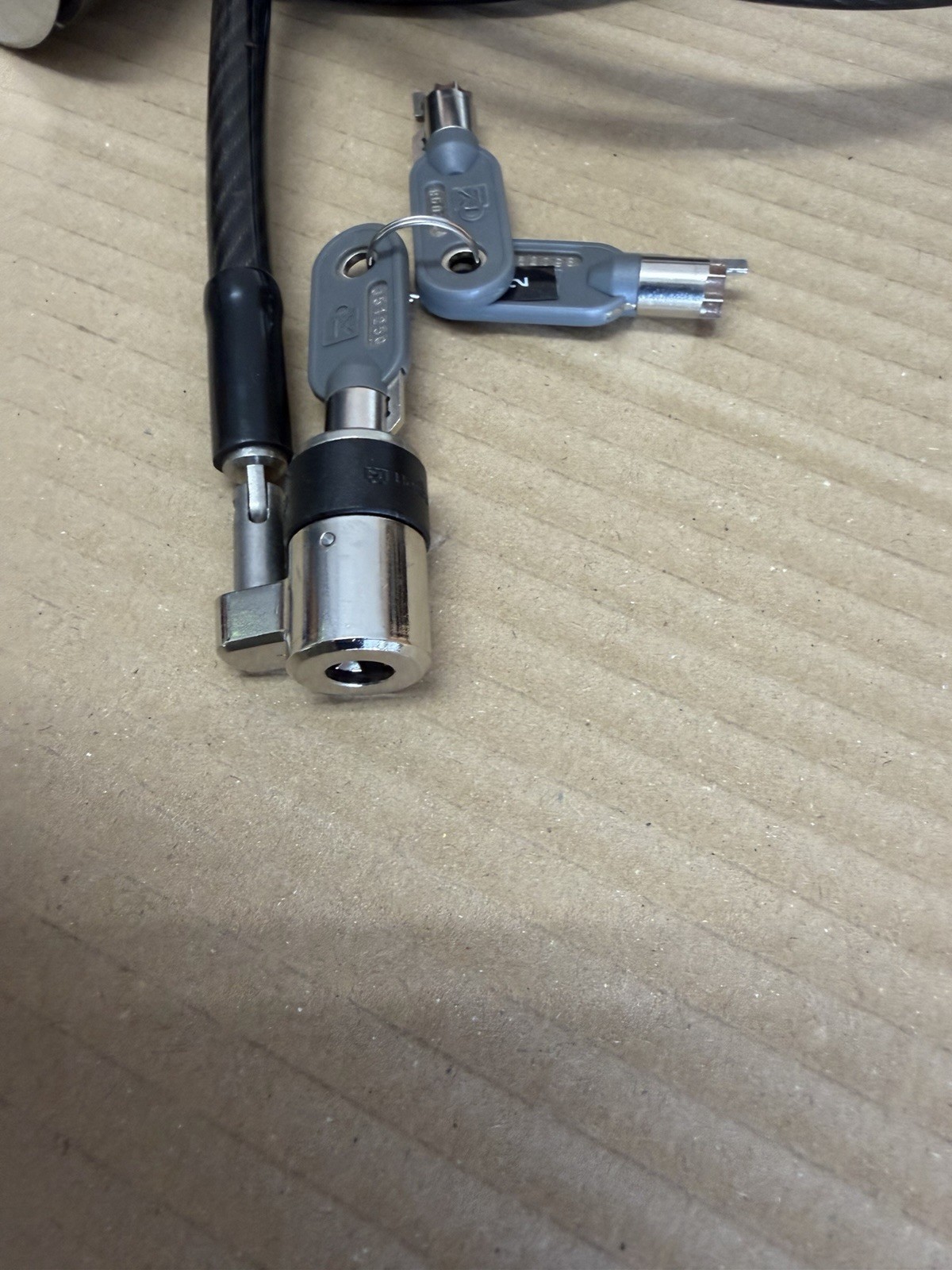3 - Kensington Dome Locks / 2 with keys