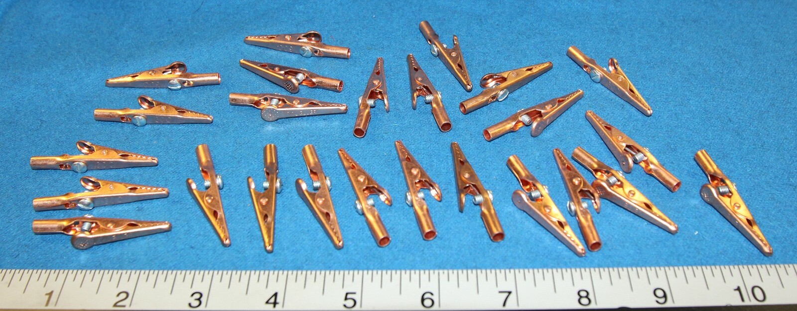 Lot of 25 Mueller 60C copper alligator 10 amp clips for 1 price - New
