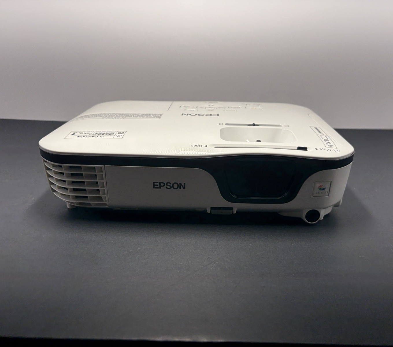 Epson EX3212 LCD Projector 2800 Lumens SVGA 4:3 w/ Remote Case Cables