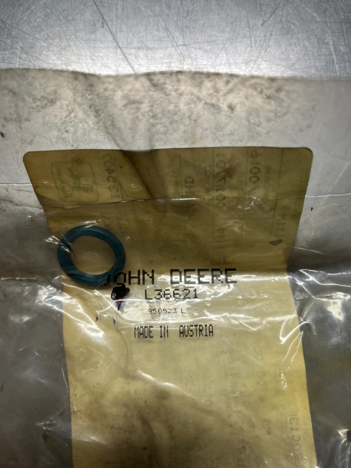 L36621 Genuine OEM John Deere SEAL