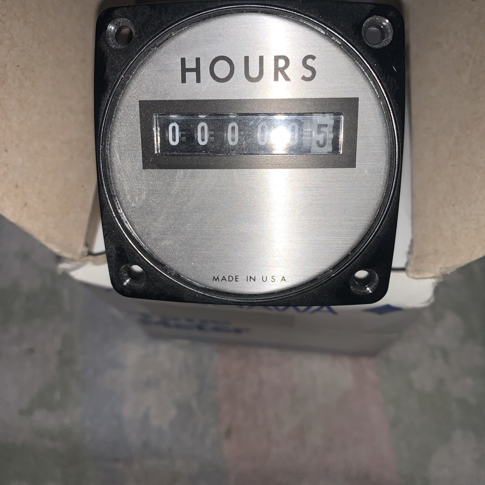 Yokogawa 240611AAAD7, Hour Meter, Panel Mount, 120 VAC, xxxxx.x, Non Resettable.