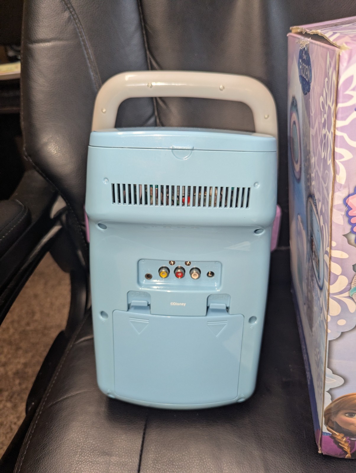 Frozen Flashing Lights Karaoke Machine NEW Complete In BOX