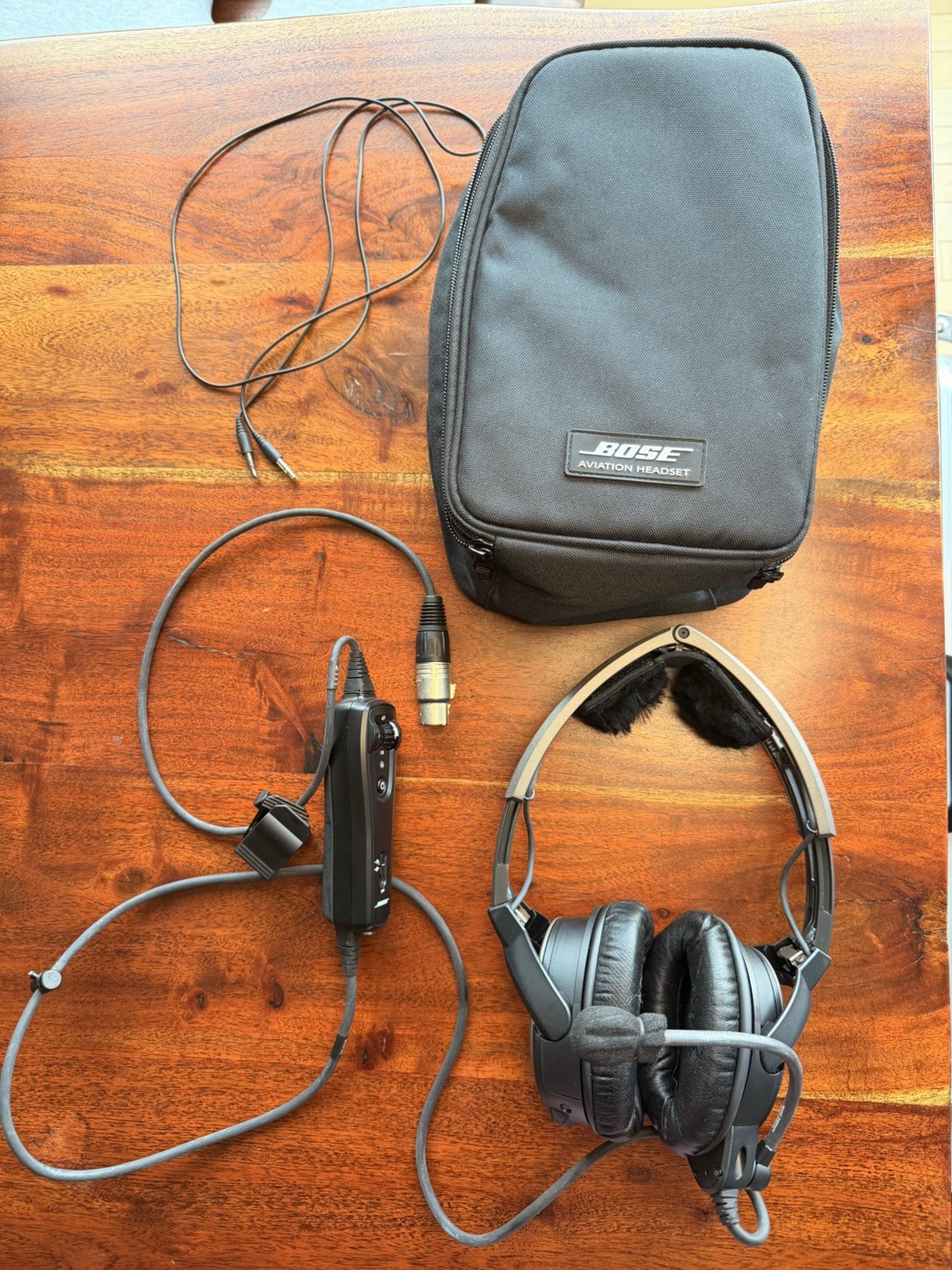 Bose A20 Aviation Headset XLR Panel Powered with Case - Good Condition