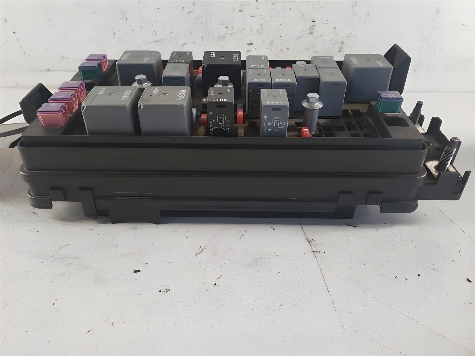 2007 Chevy Colorado GMC Canyon Engine Fuse Box OEM