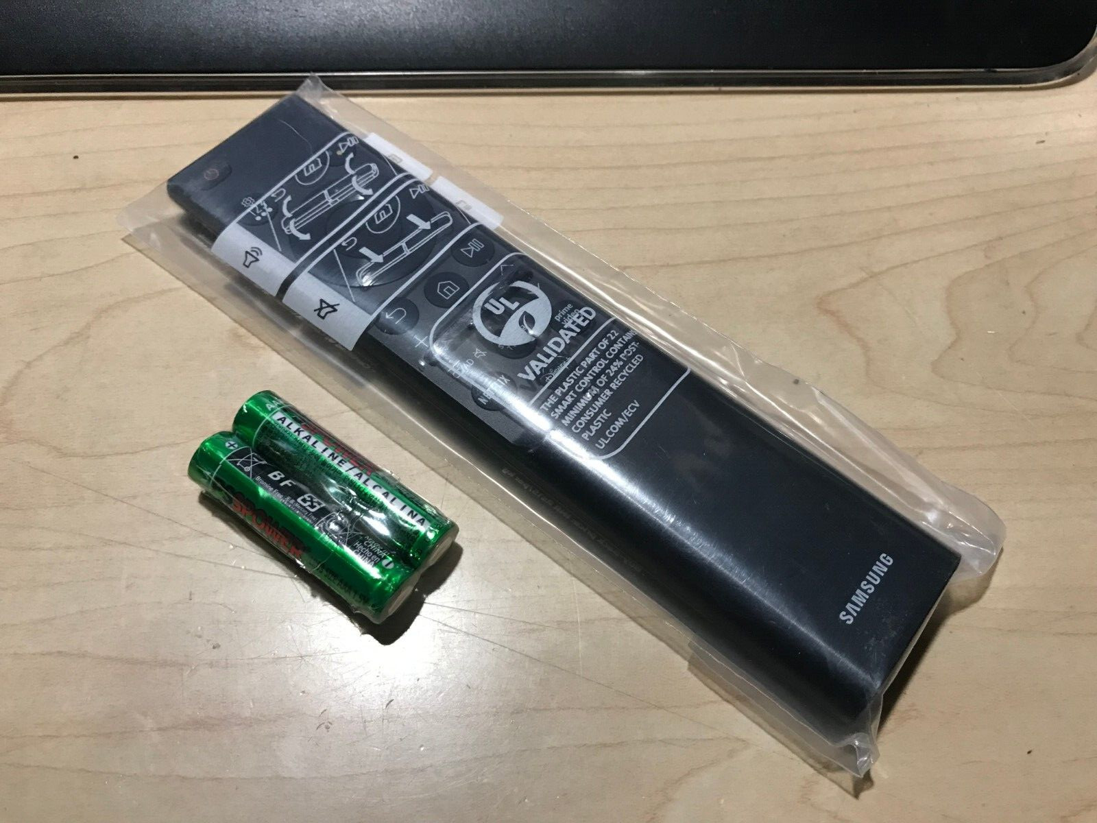 Original Samsung BN59-01457A Remote & Batteries ** NEW **
