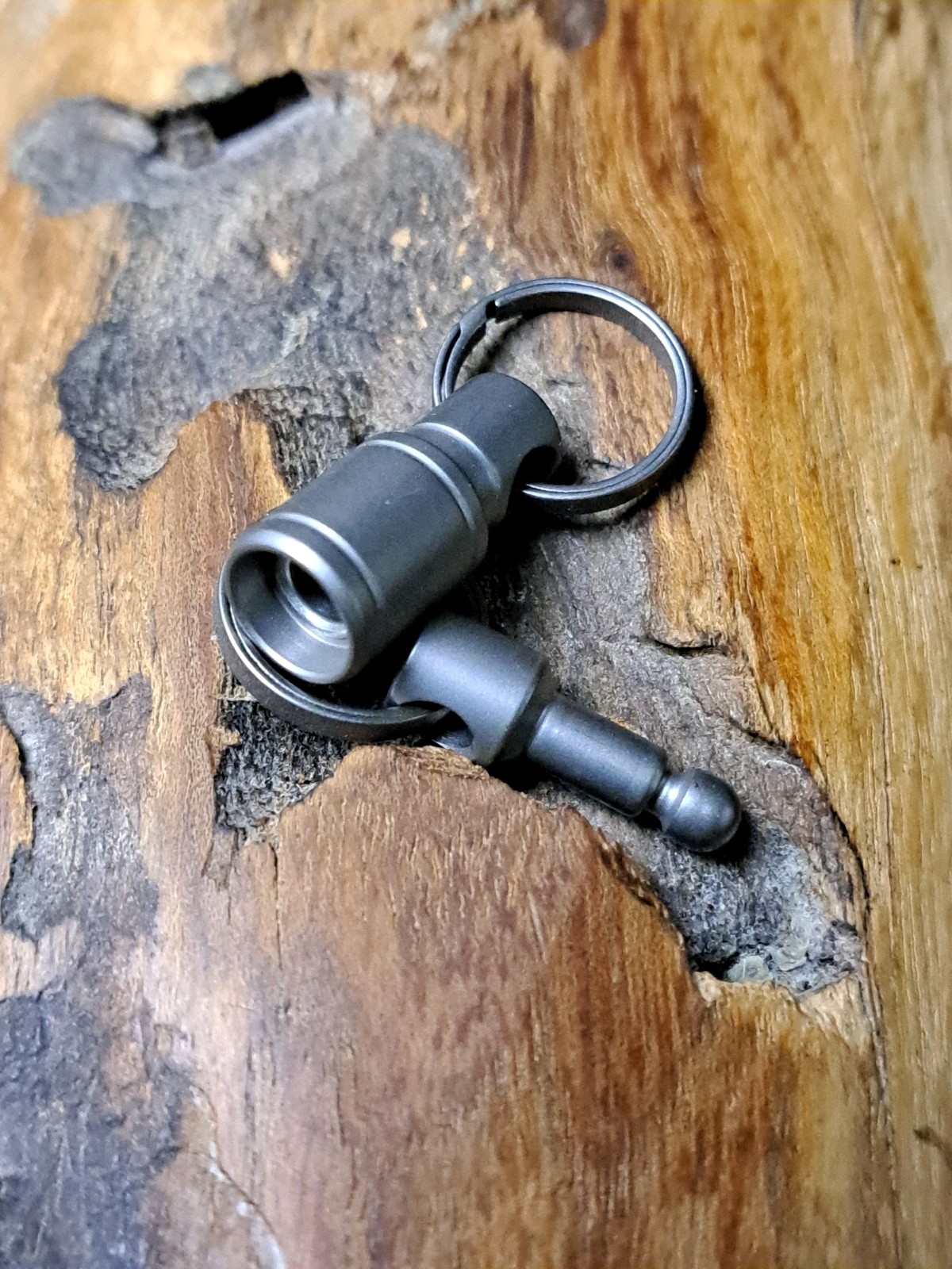 Minimalist Series Titanium Quick-Release Keychain Swivel